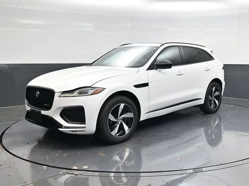 Used 2025 Jaguar F-PACE R-Dynamic S image 7