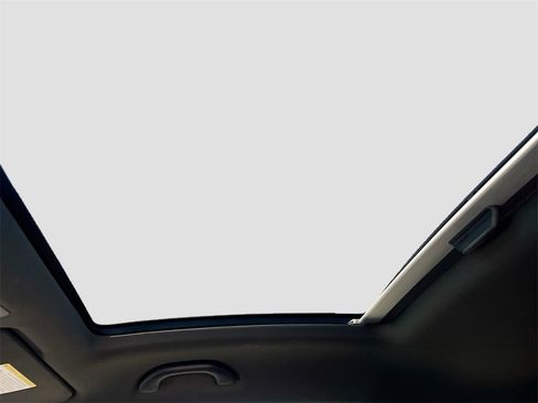 Used 2019 Volkswagen Beetle 2.0T SE image 22