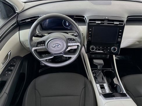 Certified 2024 Hyundai Tucson SE image 4