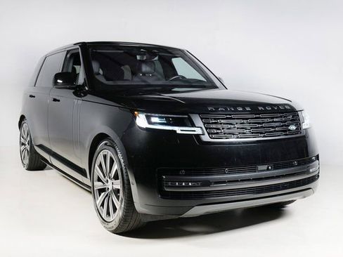 Used 2023 Land Rover Range Rover Long Wheelbase SE image 10