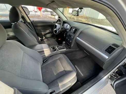 Used 2008 Chrysler 300 LX RWD image 23