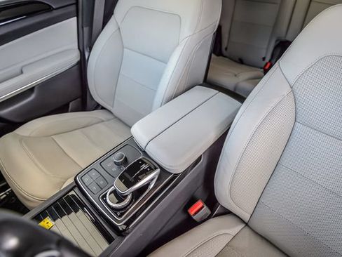 Used 2018 Mercedes-Benz GLS 550 4MATIC image 38