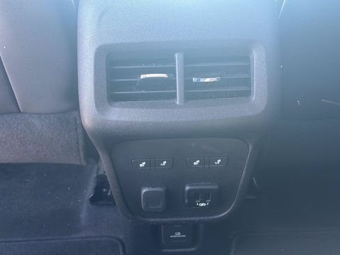 Used 2018 Chevrolet Equinox Premier FWD image 8