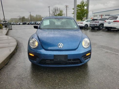 Used 2018 Volkswagen Beetle S image 2
