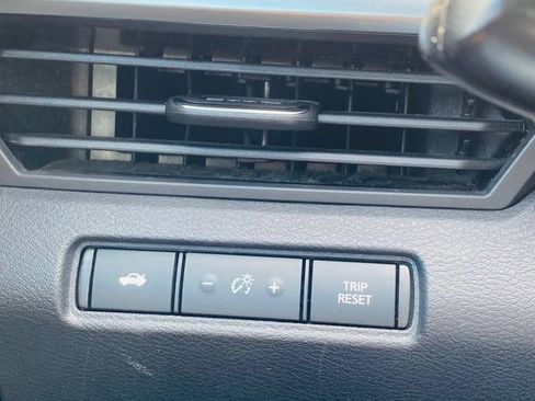 Used 2022 Nissan Altima 2.5 SV FWD image 11