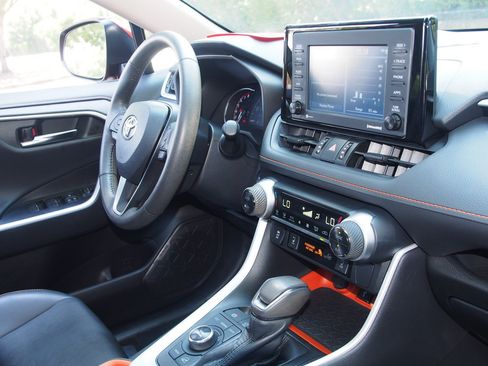 Used 2022 Toyota RAV4 Adventure w/ Convenience Package AWD/4WD image 10