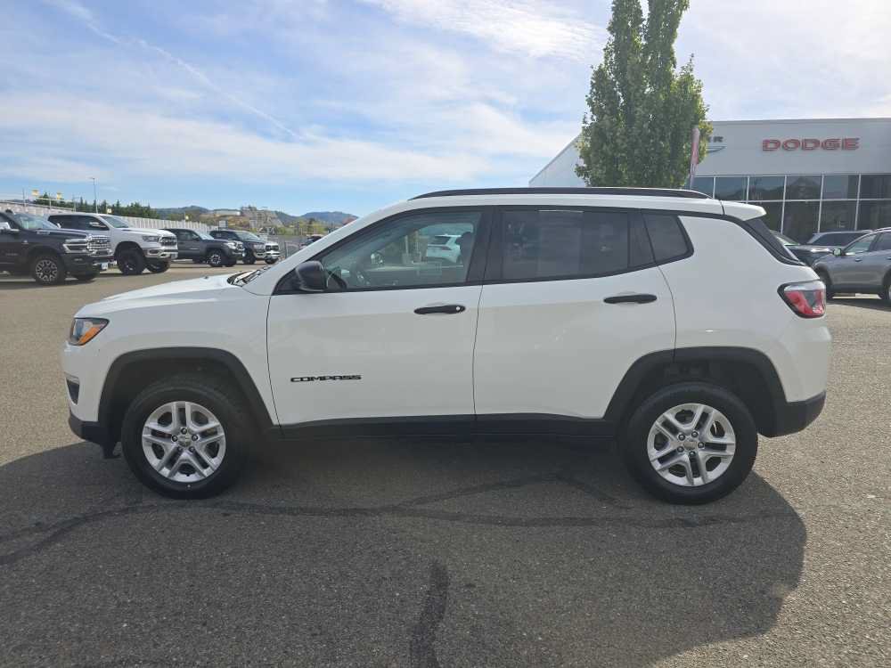 Used 2018 Jeep Compass Sport AWD/4WD image 2