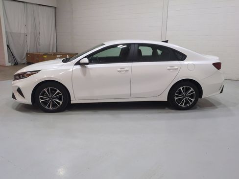 Certified 2024 Kia Forte LXS FWD image 6