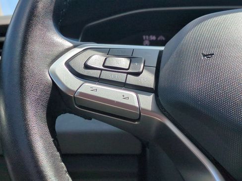 Used 2025 Volkswagen Jetta SE FWD image 21