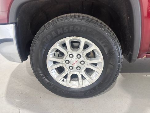 Used 2017 GMC Sierra 1500 SLE w/ Suspension Package, Off-Road AWD/4WD image 9