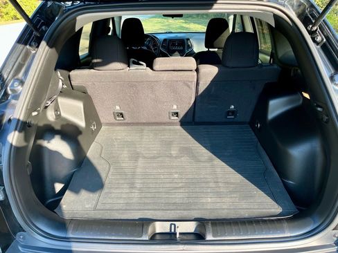 Used 2019 Jeep Cherokee Latitude w/ Cold Weather Group image 16