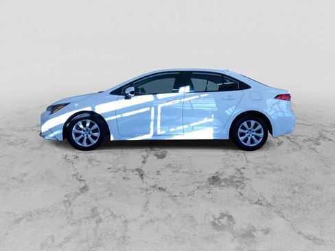 Used 2025 Toyota Corolla LE image 6