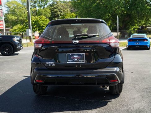 Used 2022 Nissan Kicks S FWD image 18