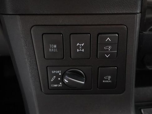 Used 2019 Toyota Sequoia Platinum AWD/4WD image 27