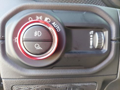 Certified 2025 Jeep Gladiator Rubicon image 28