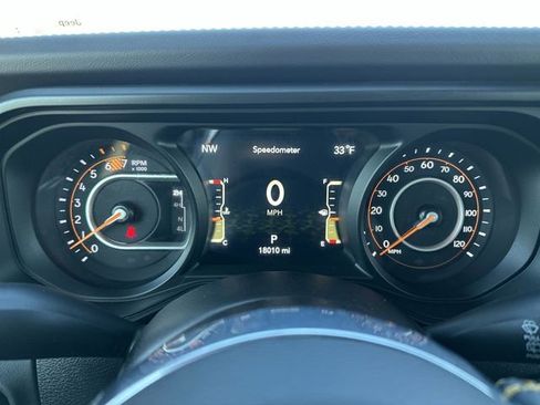 Used 2024 Jeep Wrangler Sahara w/ Safety Group image 11