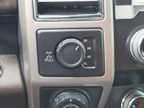 Used 2019 Ford F150 King Ranch w/ Equipment Group 601A Luxury AWD/4WD image 27