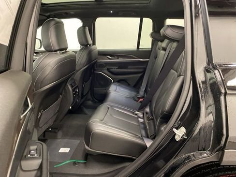 Used 2026 Jeep Grand Cherokee Limited image 20