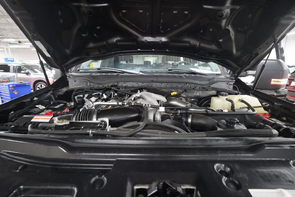 Used 2022 Ford F250 XLT AWD/4WD image 3