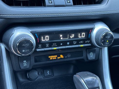 Certified 2022 Toyota RAV4 XLE Premium FWD image 20
