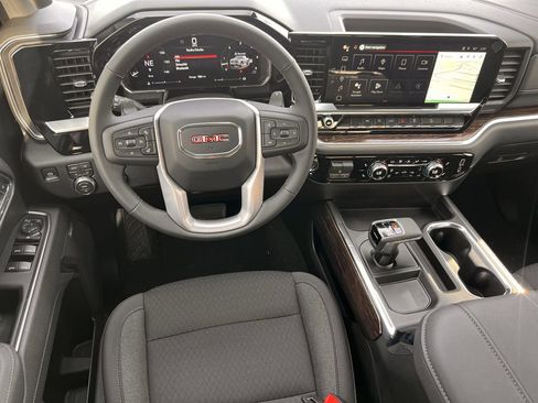 New 2026 GMC Sierra 1500 Elevation image 7