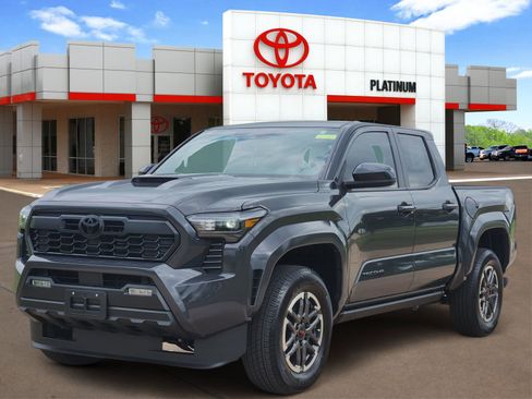 Used 2025 Toyota Tacoma TRD Sport RWD image 2