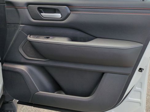 New 2025 Nissan Armada PRO-4X AWD/4WD image 38