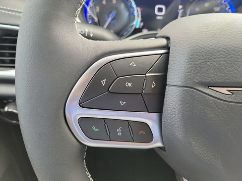 New 2027 Chrysler Pacifica Select FWD image 26