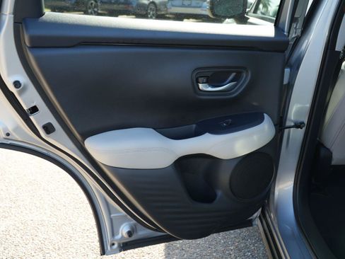Used 2027 Honda HR-V LX image 17