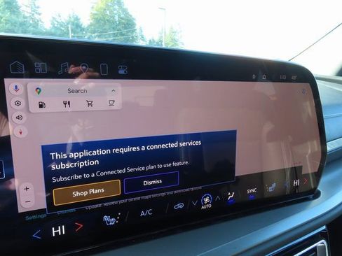 Used 2025 Chevrolet Traverse LT image 21