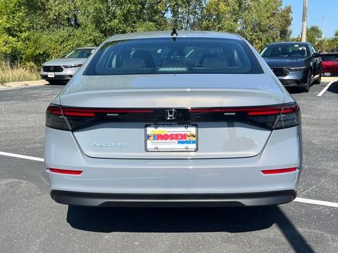 New 2025 Honda Accord SE image 4