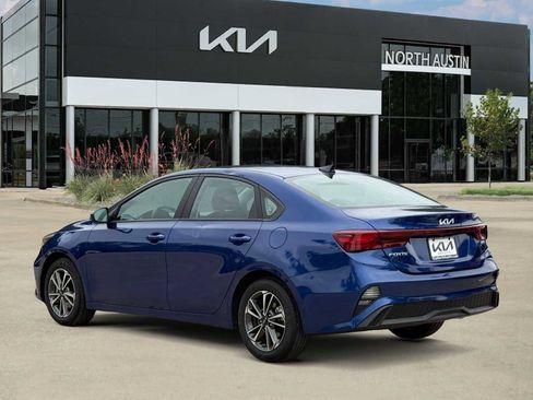 Certified 2023 Kia Forte LXS FWD image 3