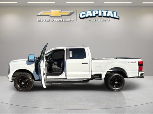 Used 2024 Ford F250 XL w/ STX Appearance Package AWD/4WD image 9