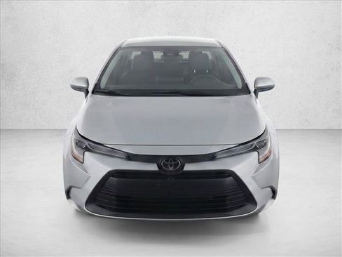 Used 2024 Toyota Corolla LE FWD image 2