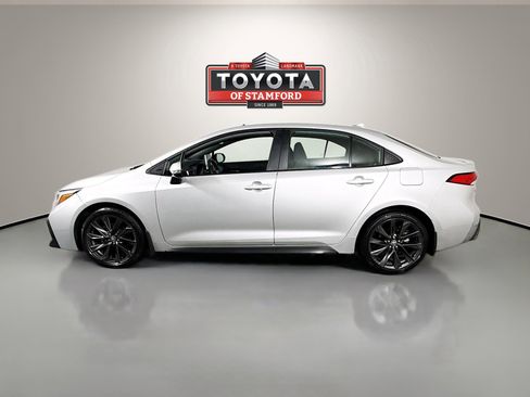 Certified 2025 Toyota Corolla SE w/ SE Premium Package image 4