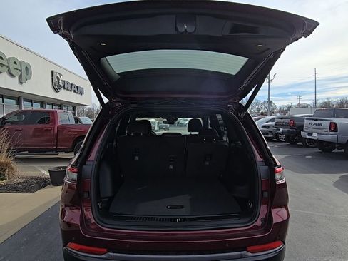 New 2026 Jeep Grand Cherokee Altitude AWD/4WD image 16
