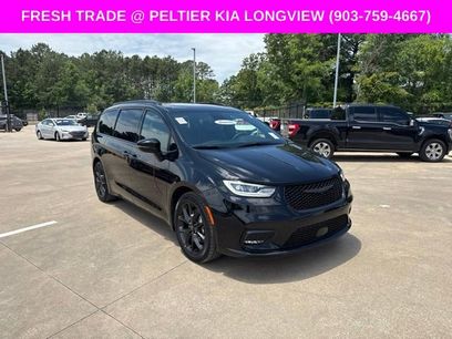 Used 2025 Chrysler Pacifica Limited
