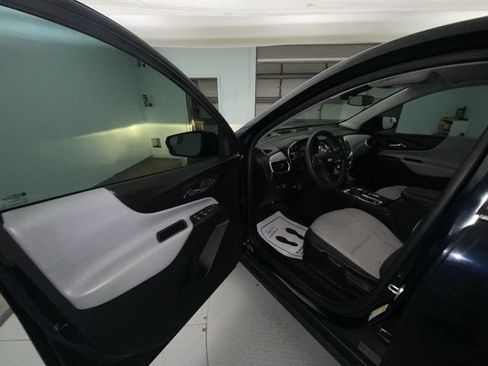 Used 2020 Chevrolet Equinox LS FWD image 11