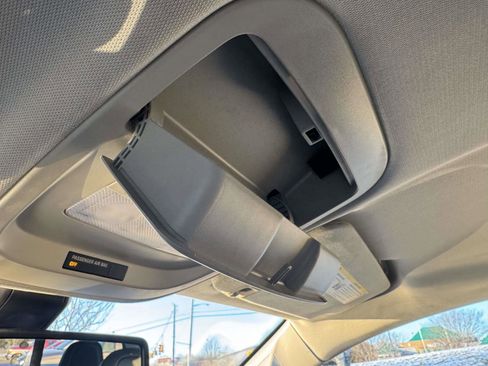 Used 2017 Chevrolet Colorado Z71 image 37