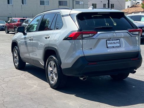 Used 2025 Toyota RAV4 XLE FWD image 5