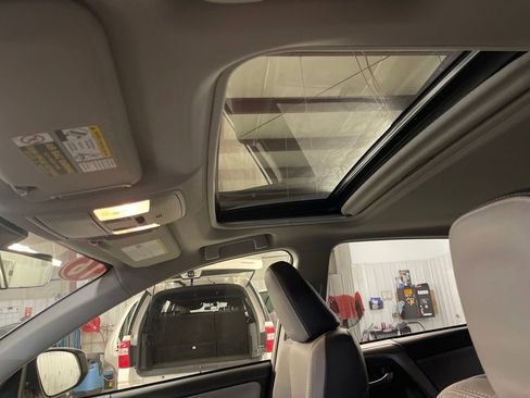 Used 2016 Toyota RAV4 Limited image 20