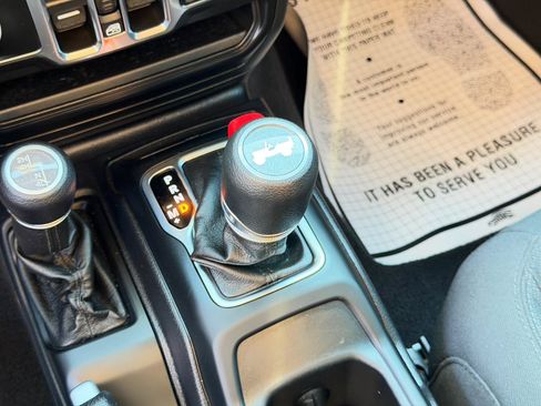 Used 2021 Jeep Wrangler Unlimited Sport AWD/4WD image 24