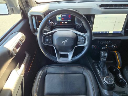 Used 2023 Ford Bronco Badlands w/ Sasquatch Package AWD/4WD image 14