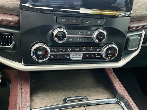 Used 2024 Ford Expedition Max Limited image 16