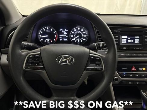 Used 2018 Hyundai Elantra SE FWD image 35