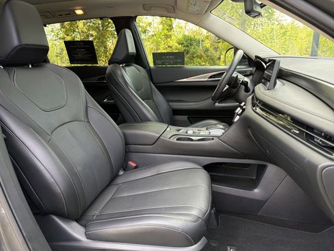 Certified 2025 INFINITI QX60 Luxe w/ Vision Package image 22