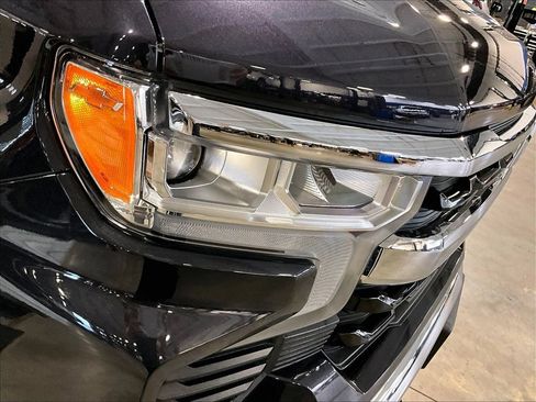 Used 2023 Chevrolet Silverado 1500 LT AWD/4WD image 34