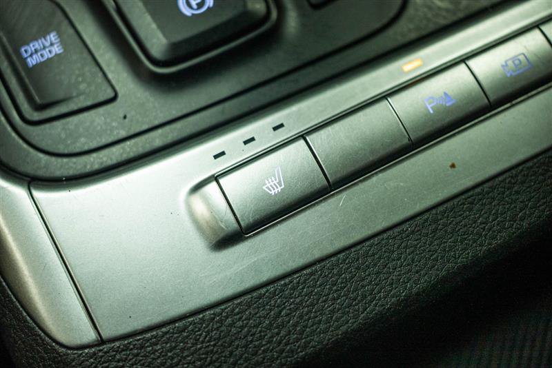 Used 2025 Kia Carnival FWD image 22