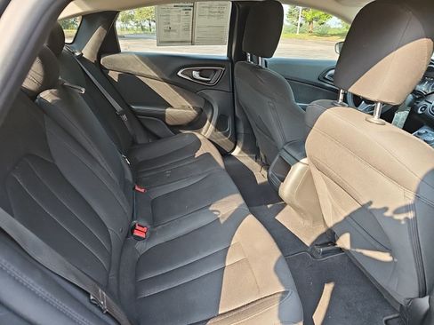 Used 2015 Chrysler 200 Limited FWD image 16