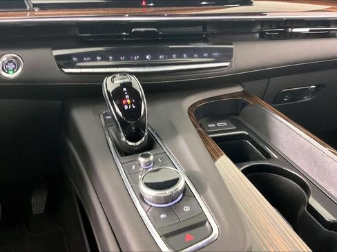 Certified 2023 Cadillac Escalade Premium Luxury AWD/4WD image 8